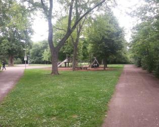 Kleiner Spielplatz im Stadtpark Erfurt