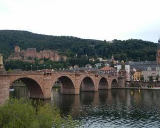 Karl-Theodor-Brücke