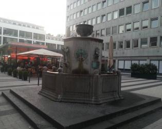 DuMont Brunnen