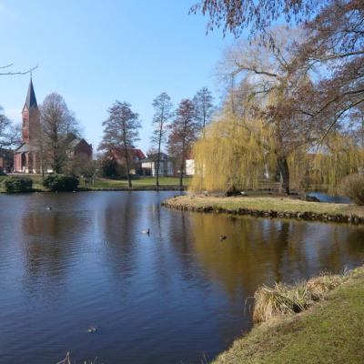 Stadtpark mit Burgberg